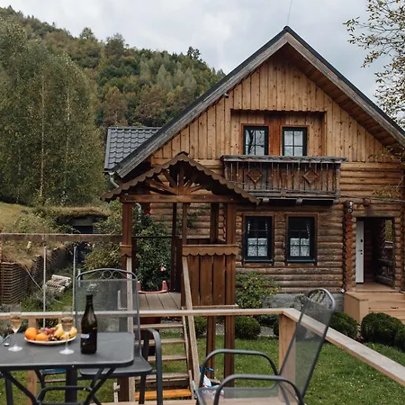 Semesterbostad House *